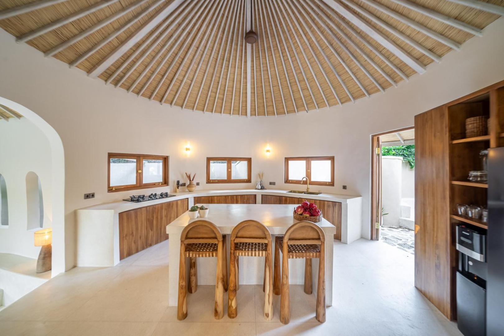 Meraki, 6br, Incl Breakfast, Heart Of Seminyak, Walking Distance To Restaurants, Bars And Shops, Tropical Garden *