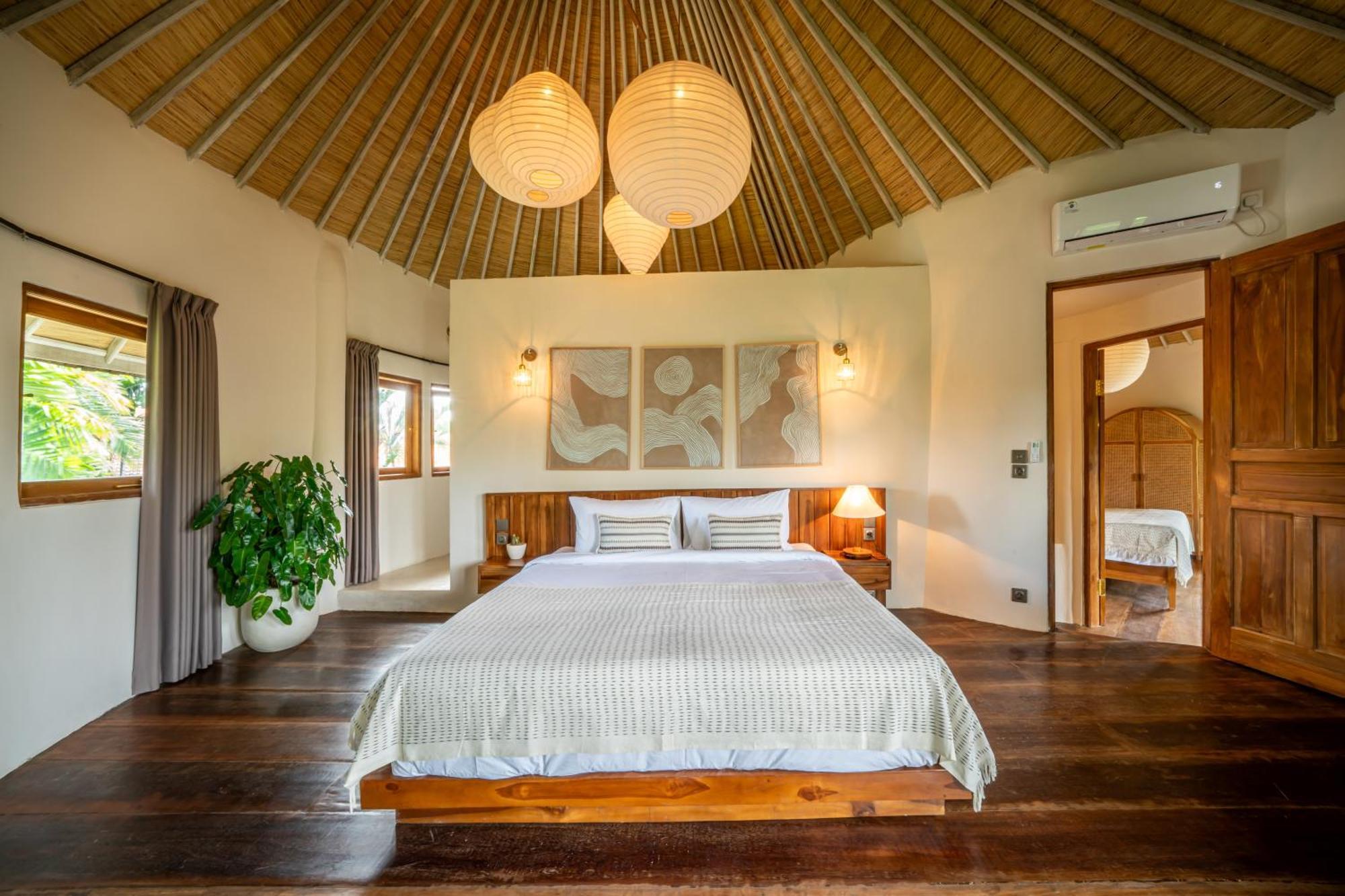 Villa Meraki, 6br, Incl Breakfast, Heart Of Seminyak, Walking Distance To Restaurants, Bars And Shops, Tropical Garden