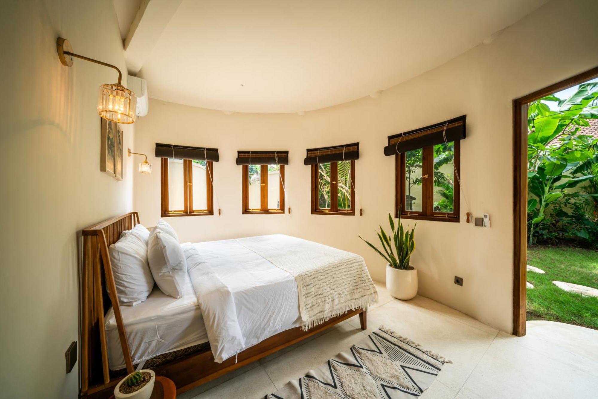 Meraki, 6br, Incl Breakfast, Heart Of Seminyak, Walking Distance To Restaurants, Bars And Shops, Tropical Garden