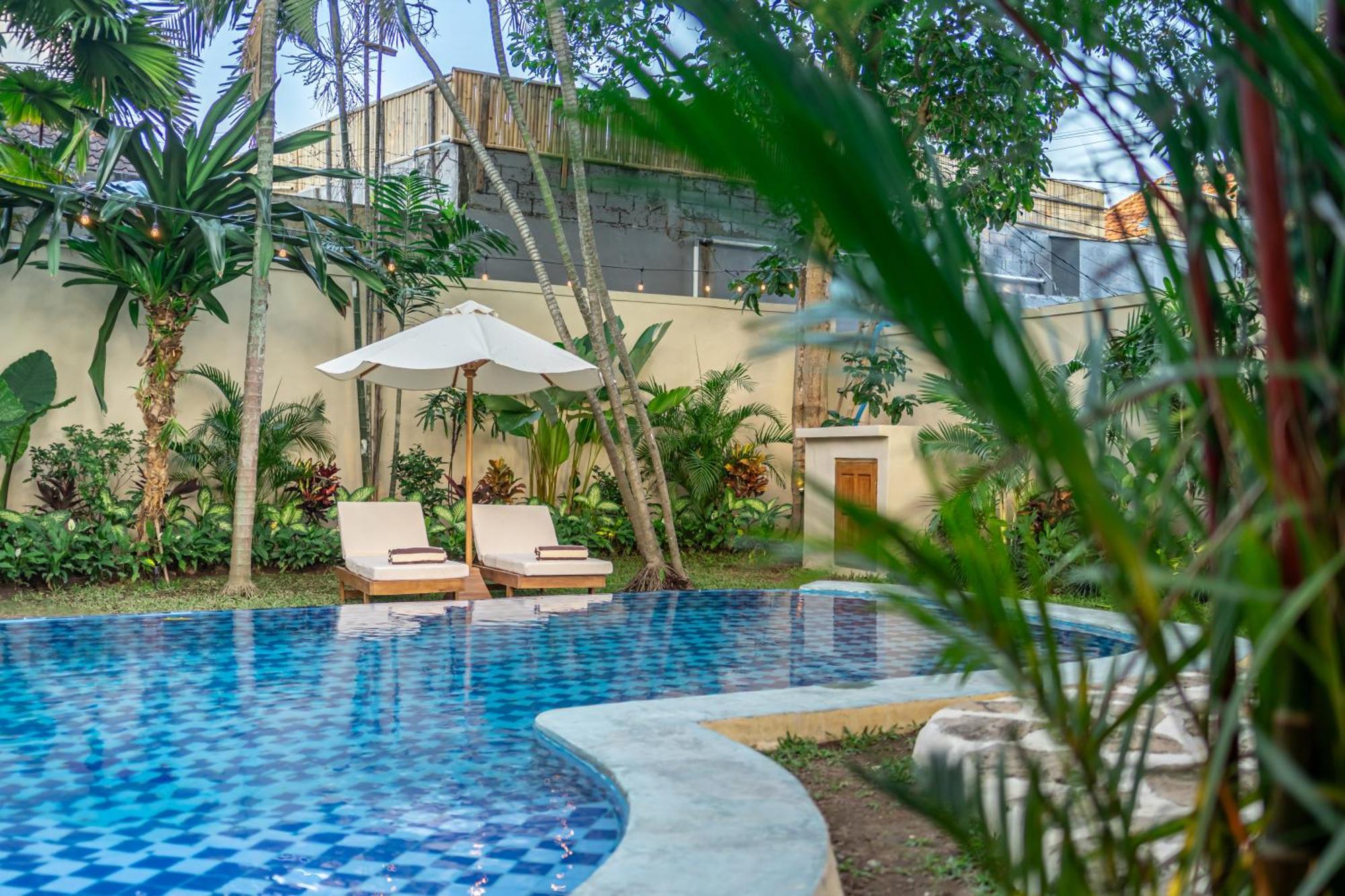 Villa Meraki, 6br, Incl Breakfast, Heart Of Seminyak, Walking Distance To Restaurants, Bars And Shops, Tropical Garden