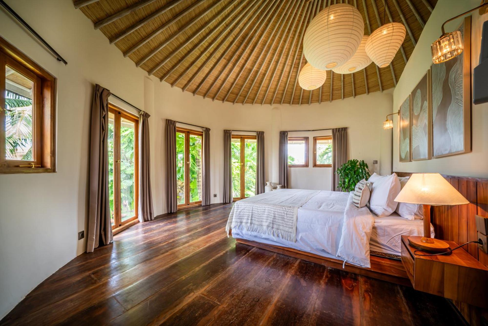 Villa Meraki, 6br, Incl Breakfast, Heart Of Seminyak, Walking Distance To Restaurants, Bars And Shops, Tropical Garden Seminyak (Bali)