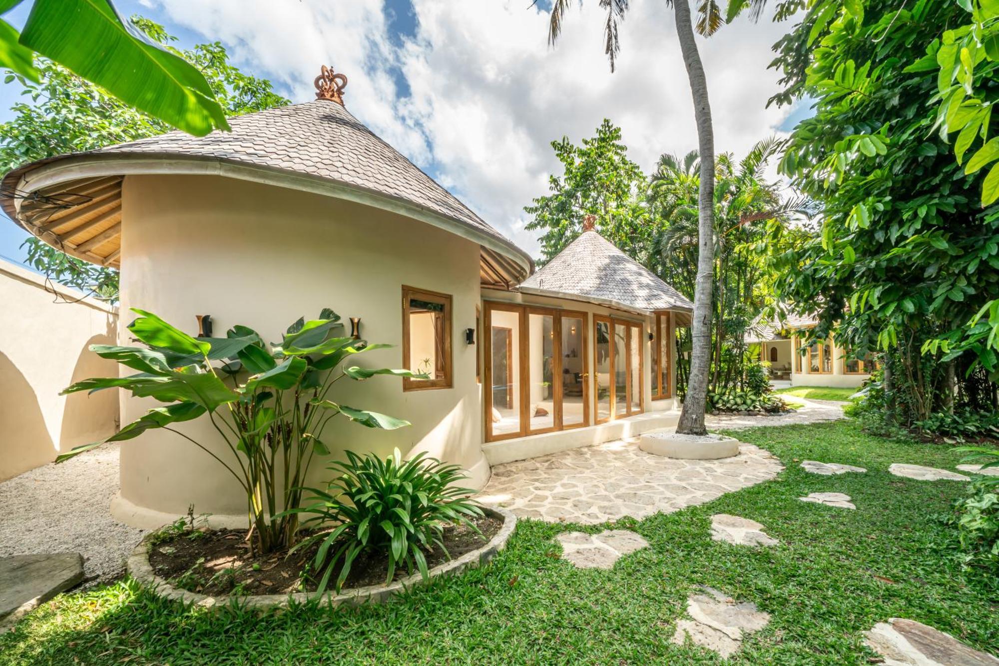 Meraki, 6br, Incl Breakfast, Heart Of Seminyak, Walking Distance To Restaurants, Bars And Shops, Tropical Garden