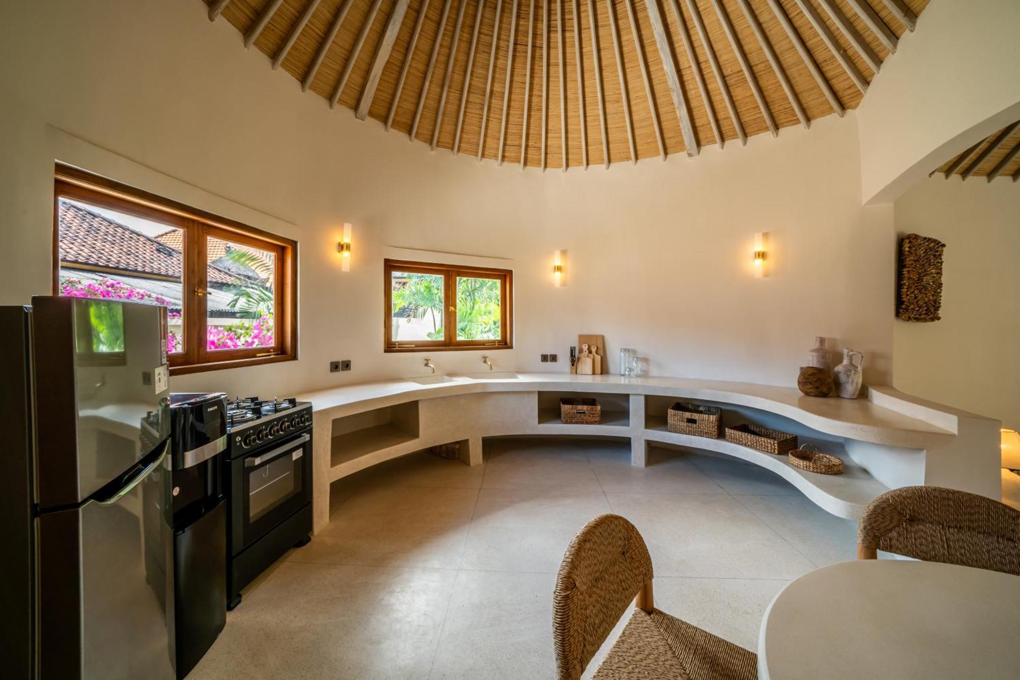 Villa Meraki, 6br, Incl Breakfast, Heart Of Seminyak, Walking Distance To Restaurants, Bars And Shops, Tropical Garden Seminyak (Bali)