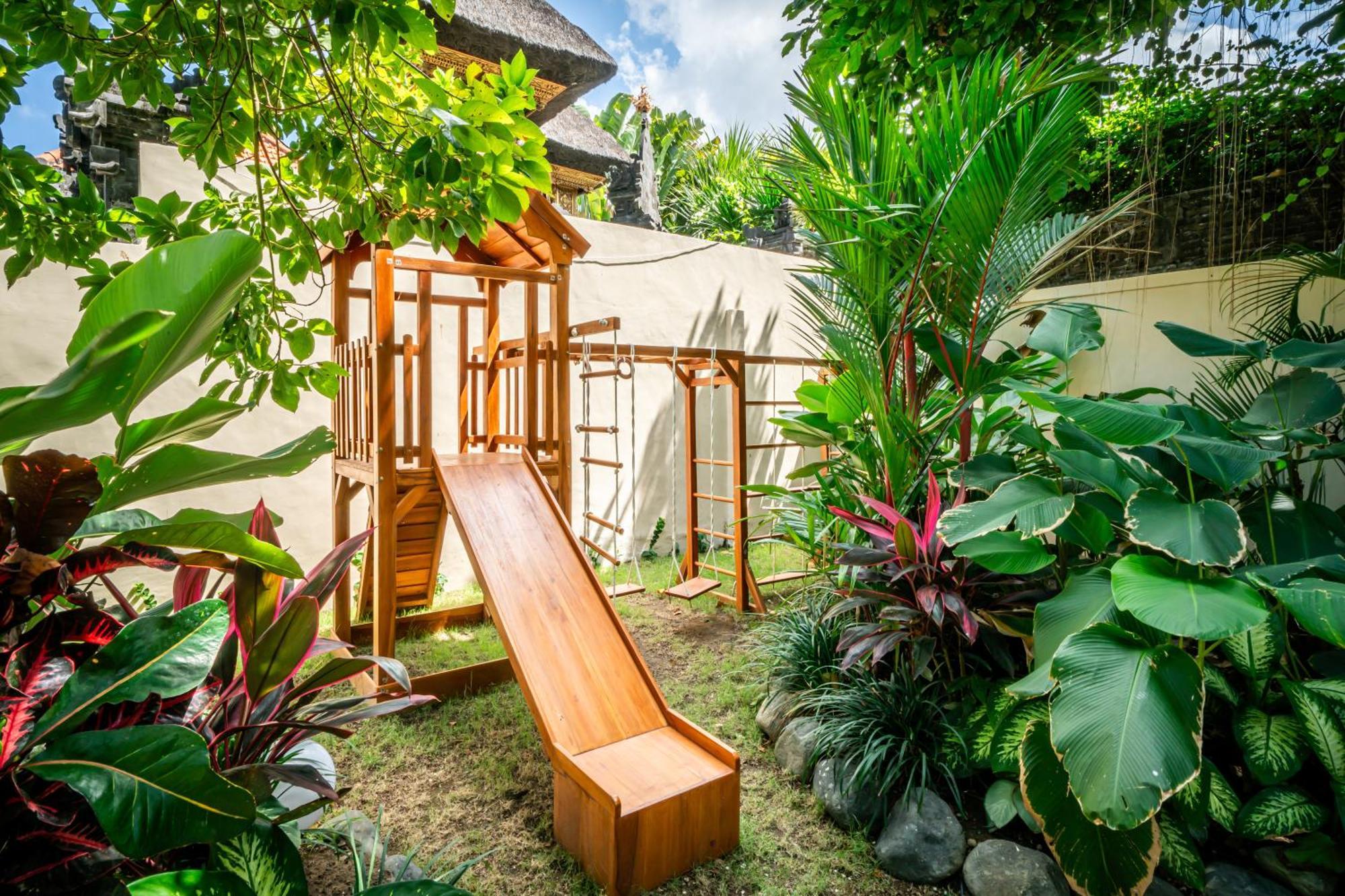 Meraki, 6br, Incl Breakfast, Heart Of Seminyak, Walking Distance To Restaurants, Bars And Shops, Tropical Garden