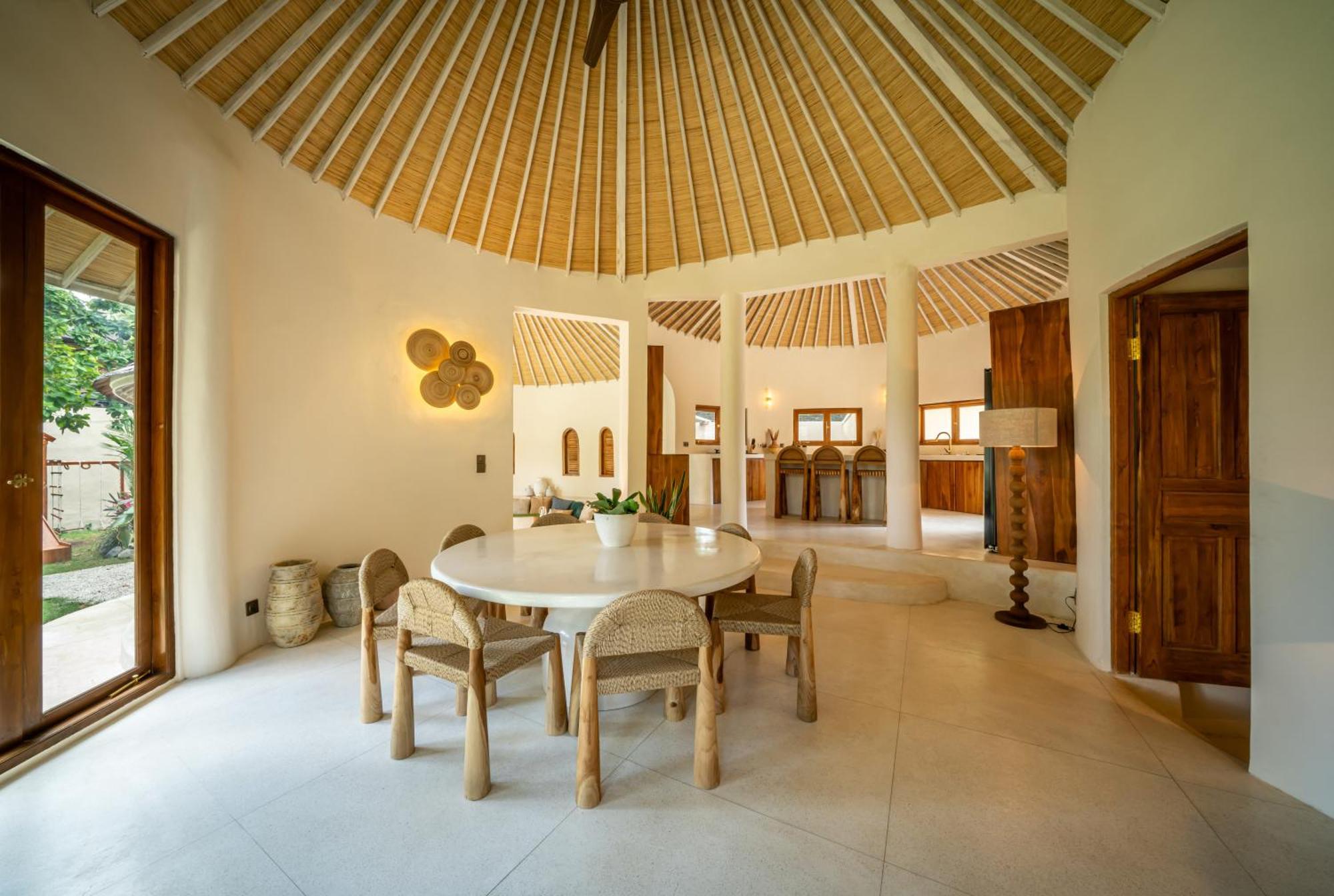 Meraki, 6br, Incl Breakfast, Heart Of Seminyak, Walking Distance To Restaurants, Bars And Shops, Tropical Garden Villa Seminyak (Bali)