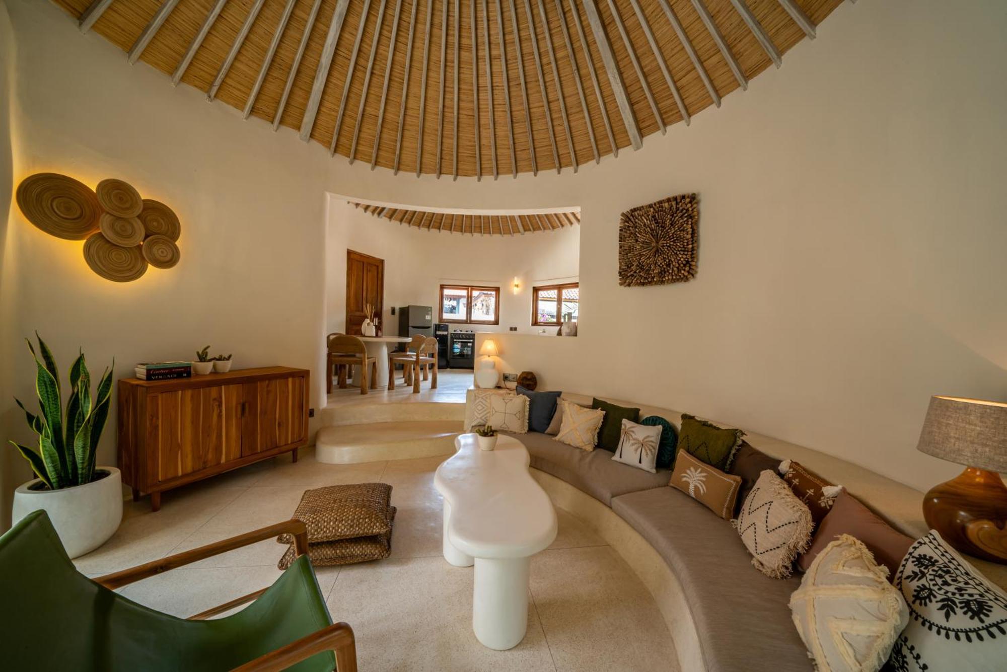 Meraki, 6br, Incl Breakfast, Heart Of Seminyak, Walking Distance To Restaurants, Bars And Shops, Tropical Garden *
