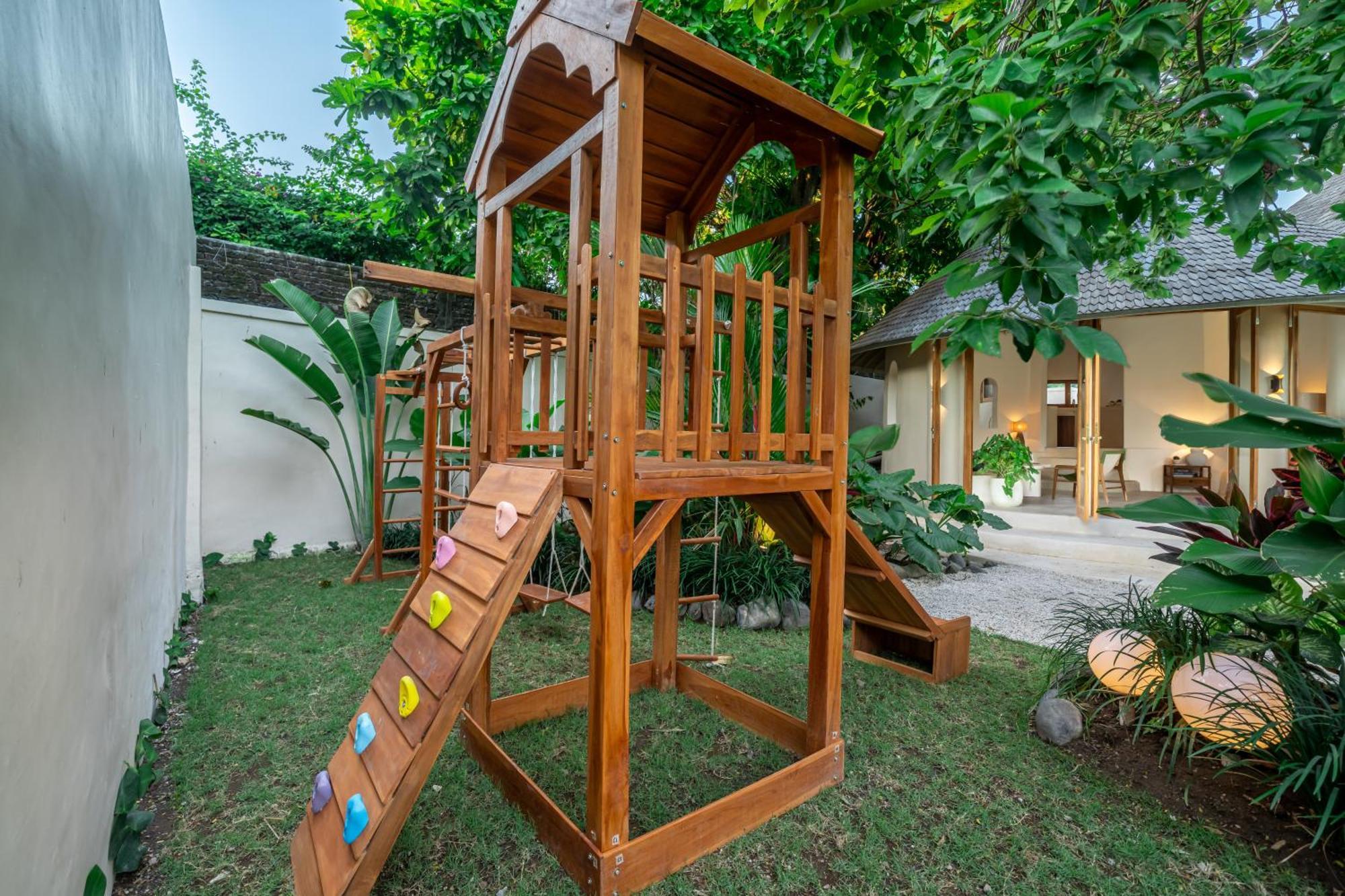 Villa Meraki, 6br, Incl Breakfast, Heart Of Seminyak, Walking Distance To Restaurants, Bars And Shops, Tropical Garden Seminyak (Bali)