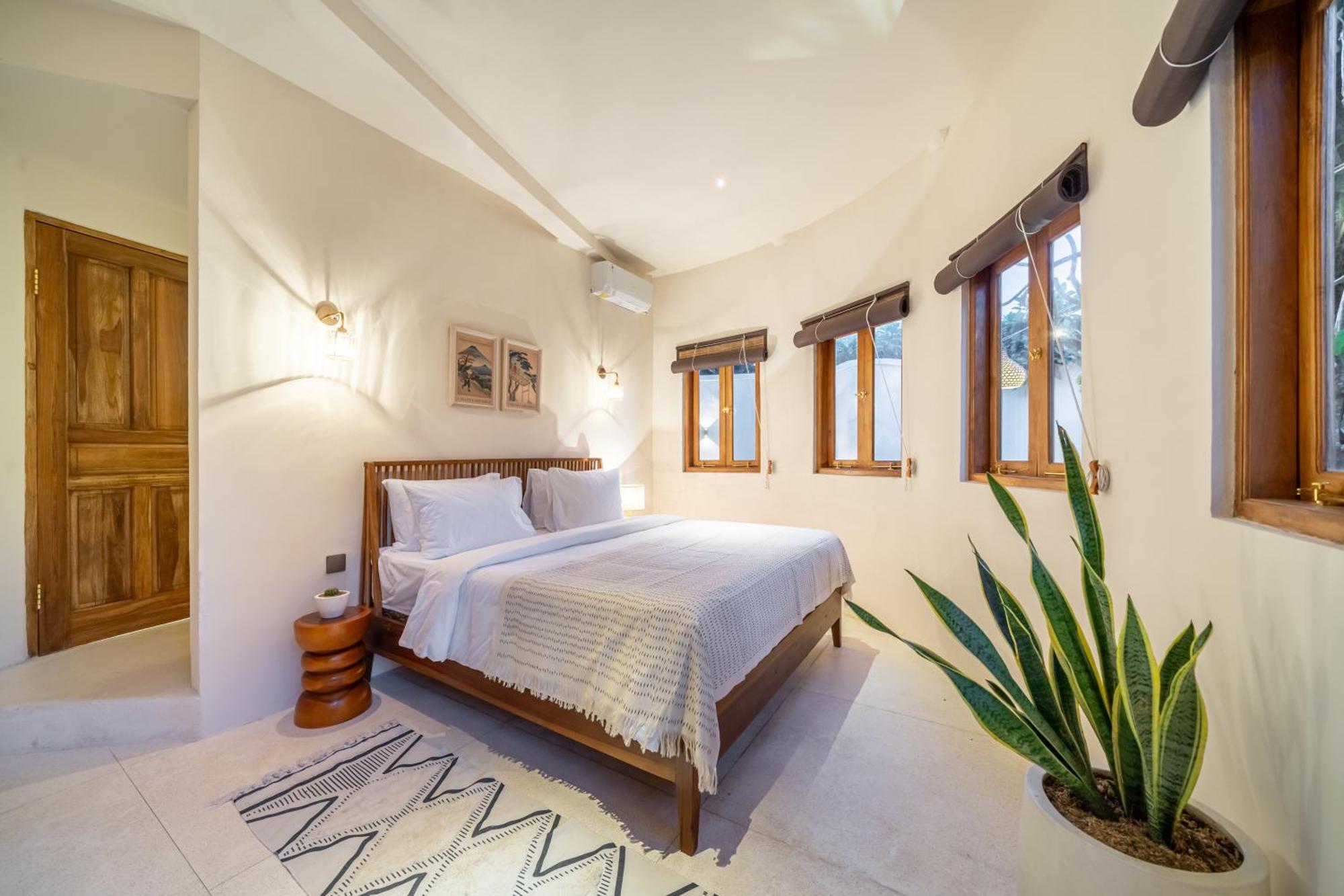 Villa Meraki, 6br, Incl Breakfast, Heart Of Seminyak, Walking Distance To Restaurants, Bars And Shops, Tropical Garden *