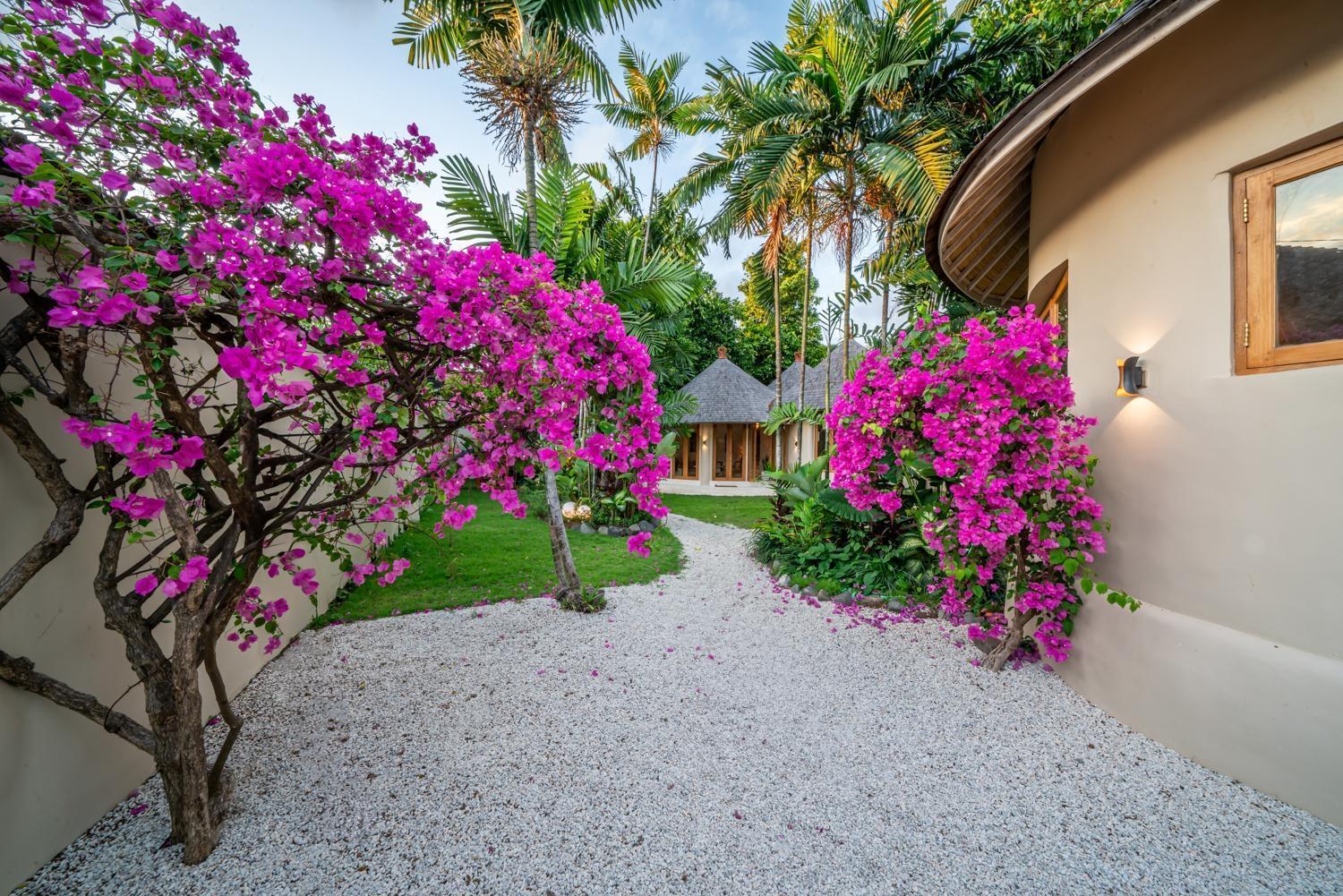 Villa Meraki, 6br, Incl Breakfast, Heart Of Seminyak, Walking Distance To Restaurants, Bars And Shops, Tropical Garden Seminyak (Bali)